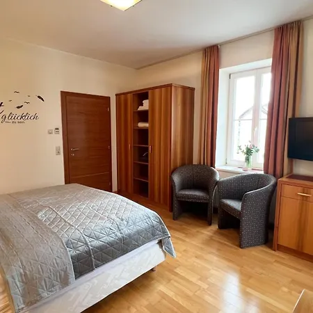 Gaestezimmer Karolina * Doelsach