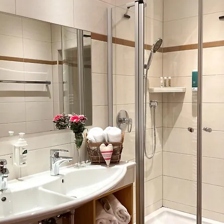 宾馆 Gaestezimmer Karolina *